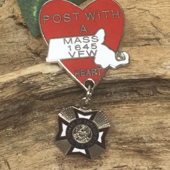 VFW 1645 Massachusetts Veterns of Foreign Wars Pin - Picture 1 of 8